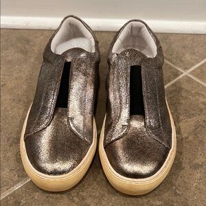 MOVE Chocolat Blue Metallic Slip-On Sneakers unworn 37